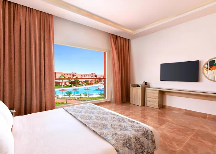 Pickalbatros Laguna Vista Aqua Park Resort 5*
